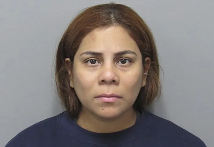 Người mẹ bỏ con một mình trong củi rồi đi nghỉ hè 10 ngày