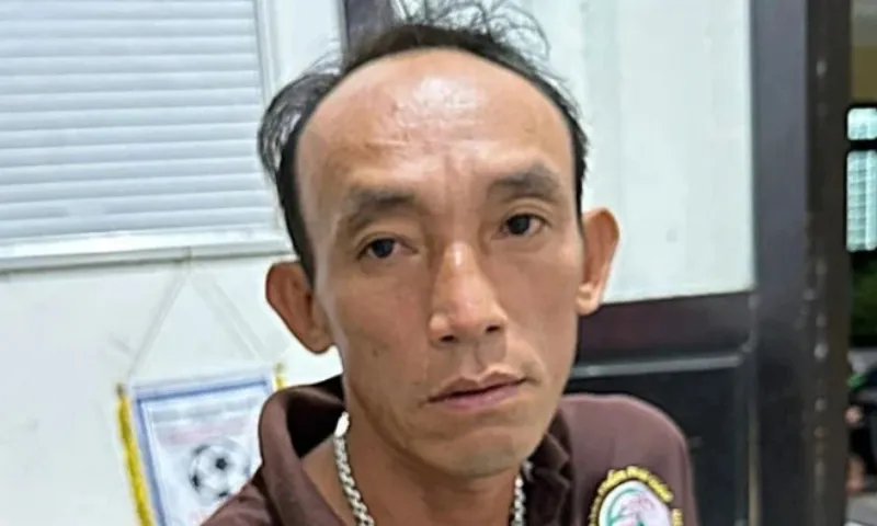 Đối tượng truy nã bị bắt khi về nhà đón Tết