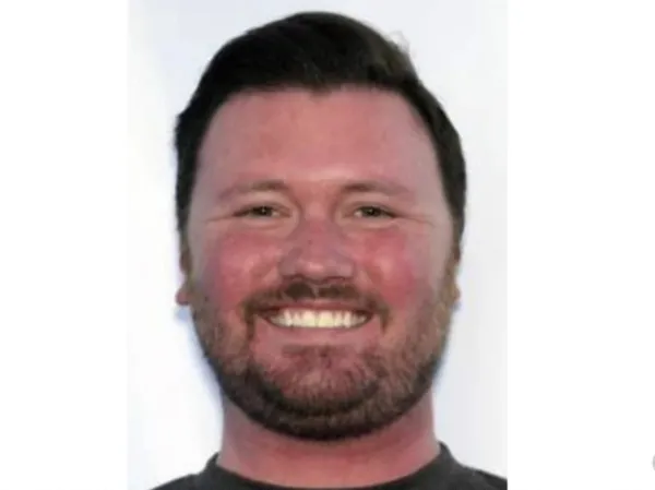 Kinh hoàng chủ nhà tang lễ bị bắt vì thi thể nằm trong xe tang suốt 2 năm