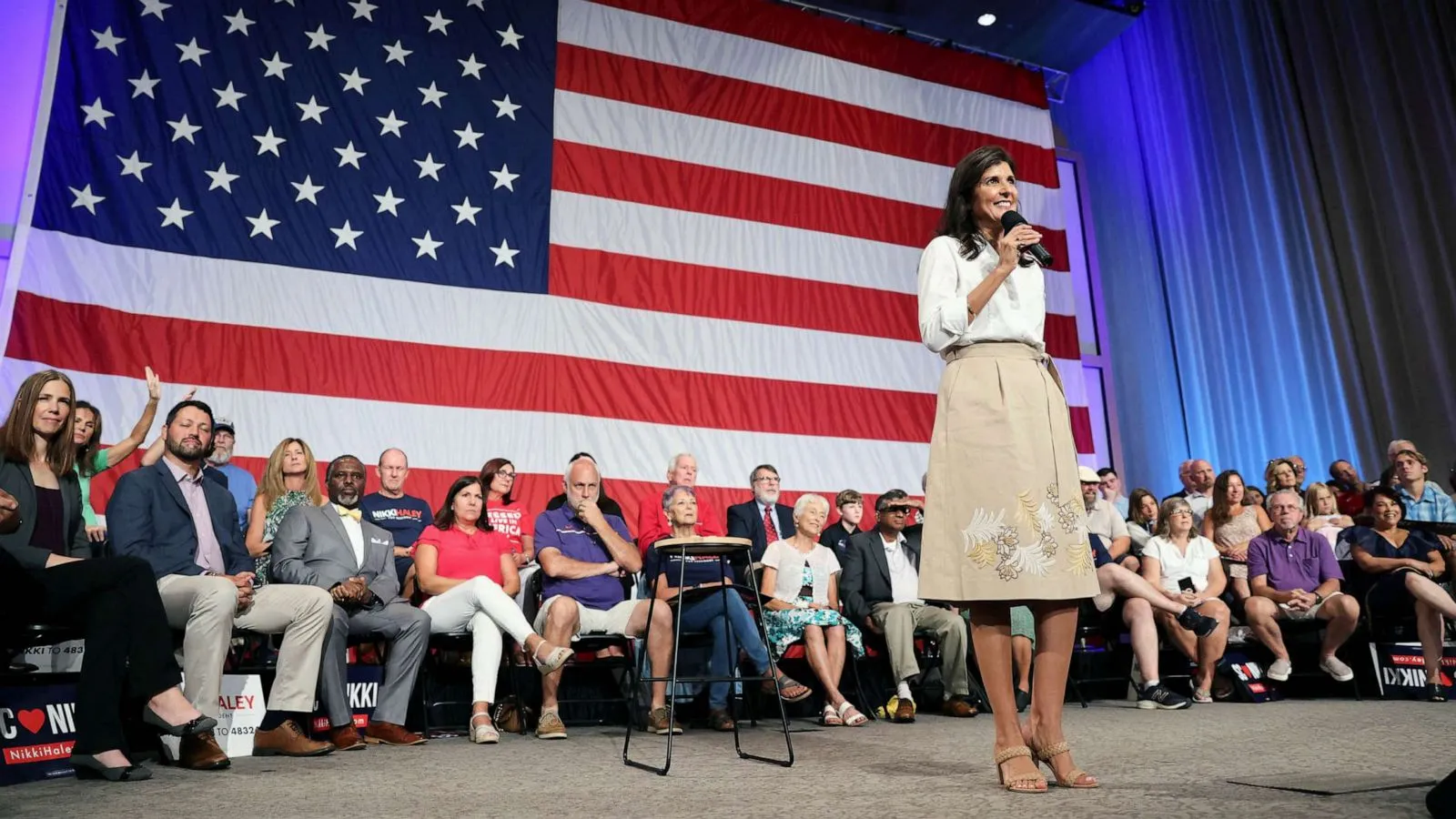 Ứng viên Nikki Haley tiếp tục cuộc đua dẫu thua ông Trump ở quê nhà