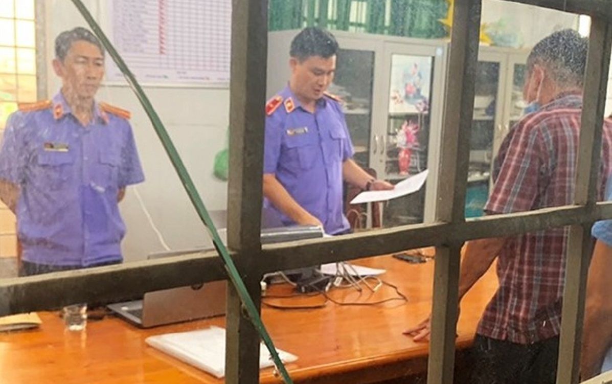 Bắt nguyên Chấp hành viên Cục Thi hành án dân sự