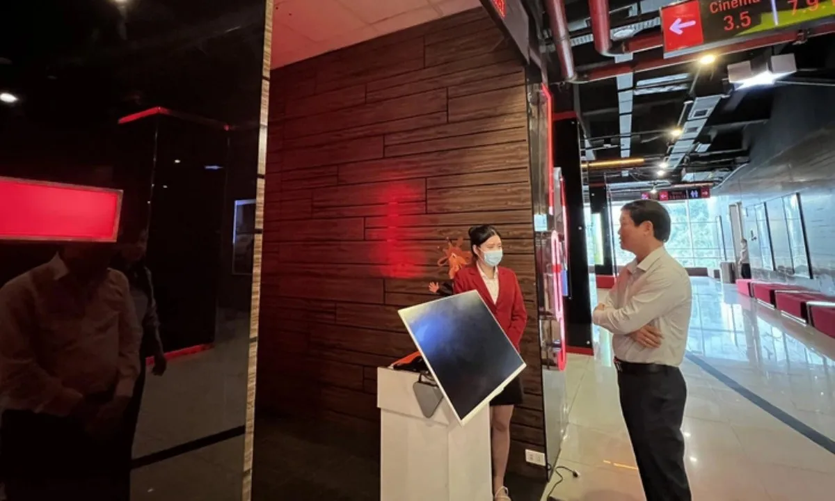 Phát hiện 4 rạp chiếu phim Mai cho người dưới 18 tuổi