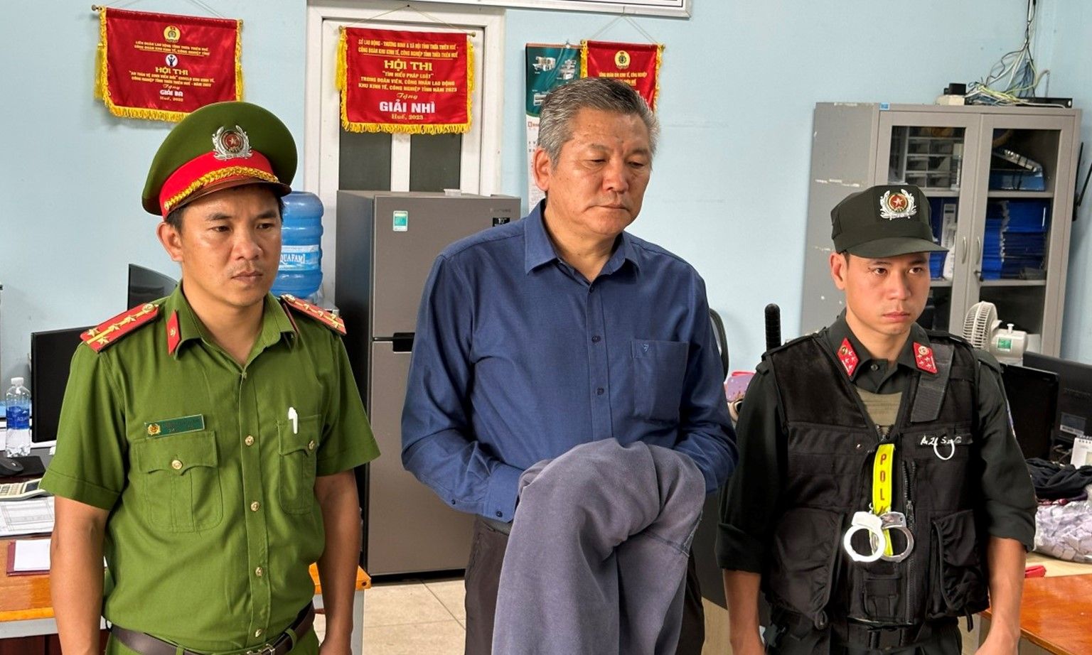 Thừa Thiên Huế: Khởi tố một giám đốc người Hàn Quốc về tội buôn lậu