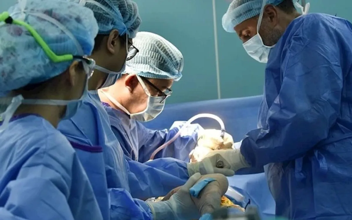 50 người được phẫu thuật thay khớp háng miễn phí