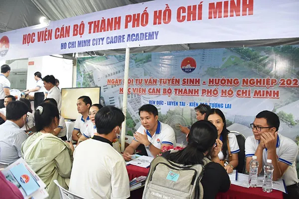 Tuyển sinh 2024: Học viện Cán bộ TPHCM xét tuyển học bạ 50% chỉ tiêu đại học chính quy