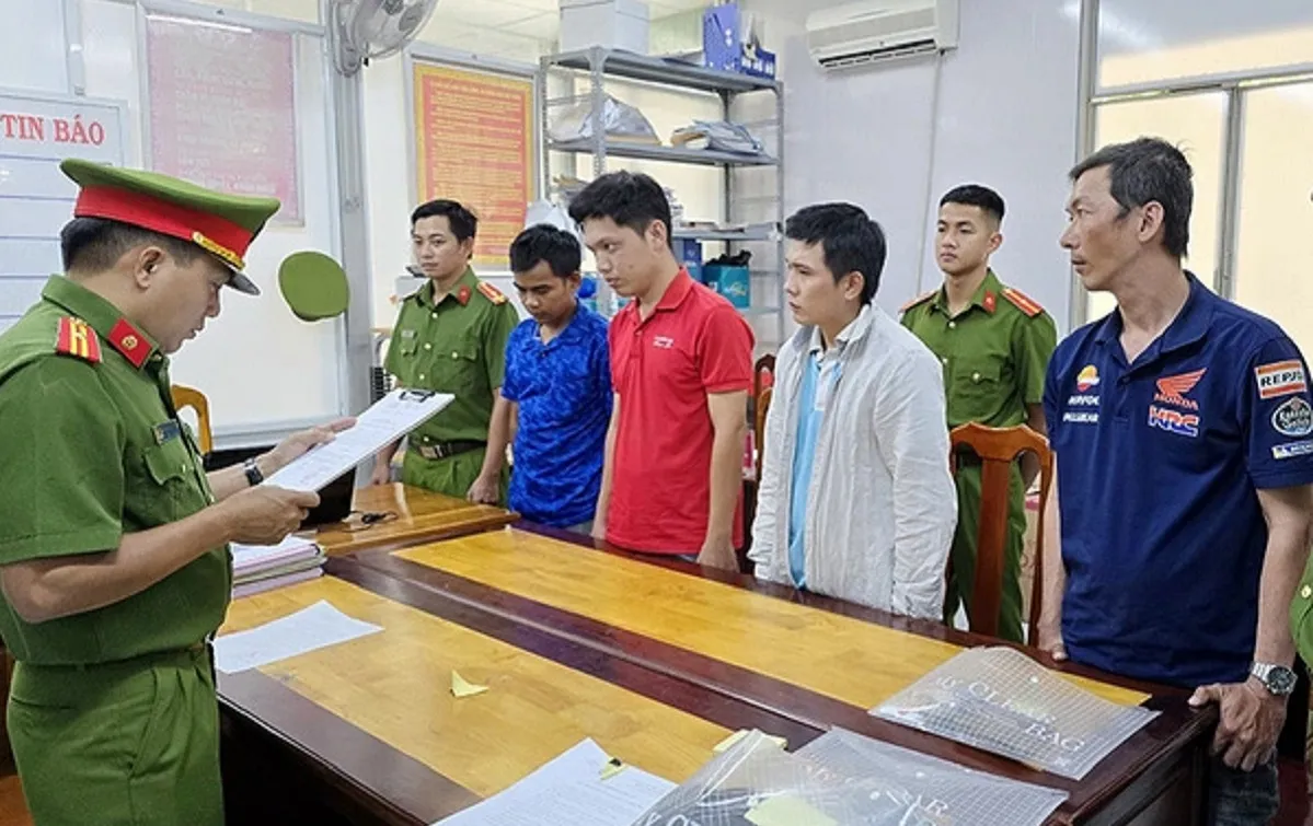 An Giang: Bắt bốn nhân viên công ty giao hàng nhanh