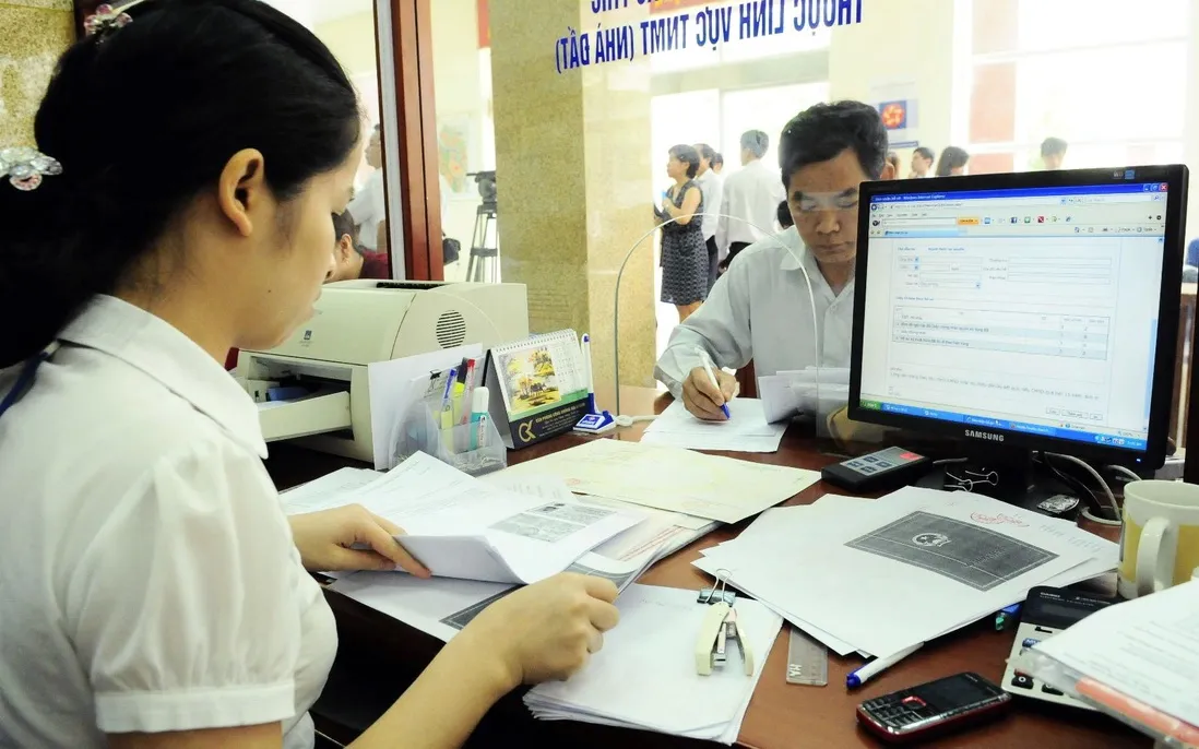Cử tri kiến nghị sớm thực hiện lộ trình cải cách tiền lương