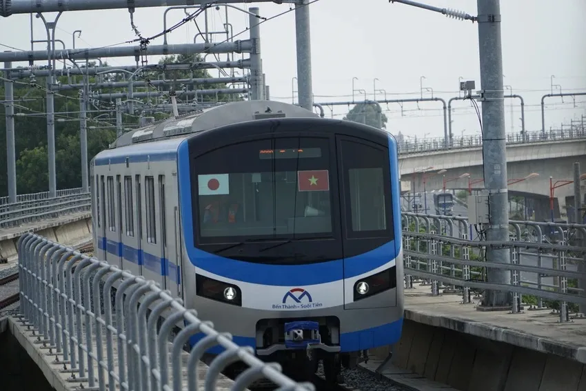 TPHCM sắp tiếp nhận tất cả các nhà ga trên tuyến Metro số 1 trong tháng 7