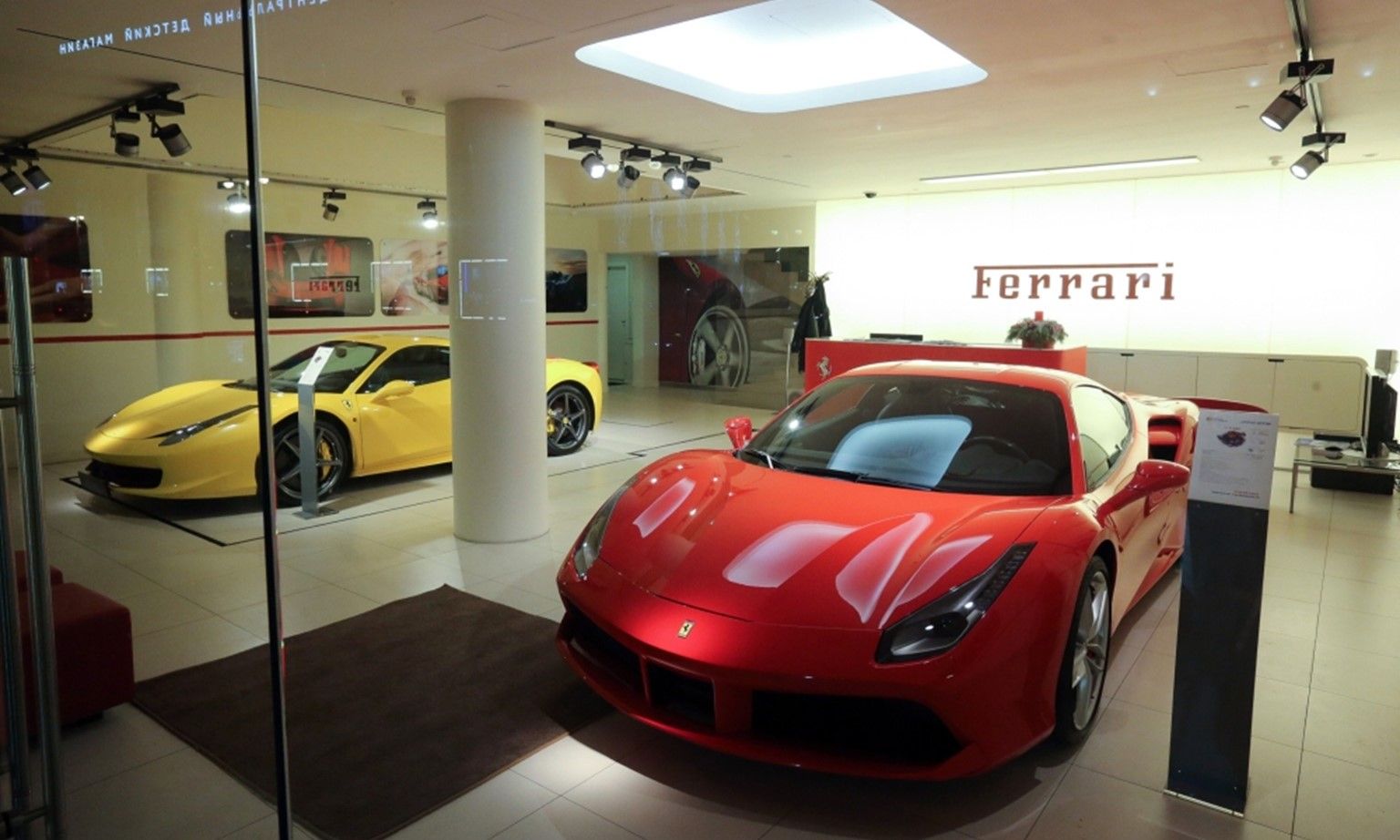 Hãng xe sang Ferrari bị kiện vì không sửa được lỗi phanh nguy hiểm