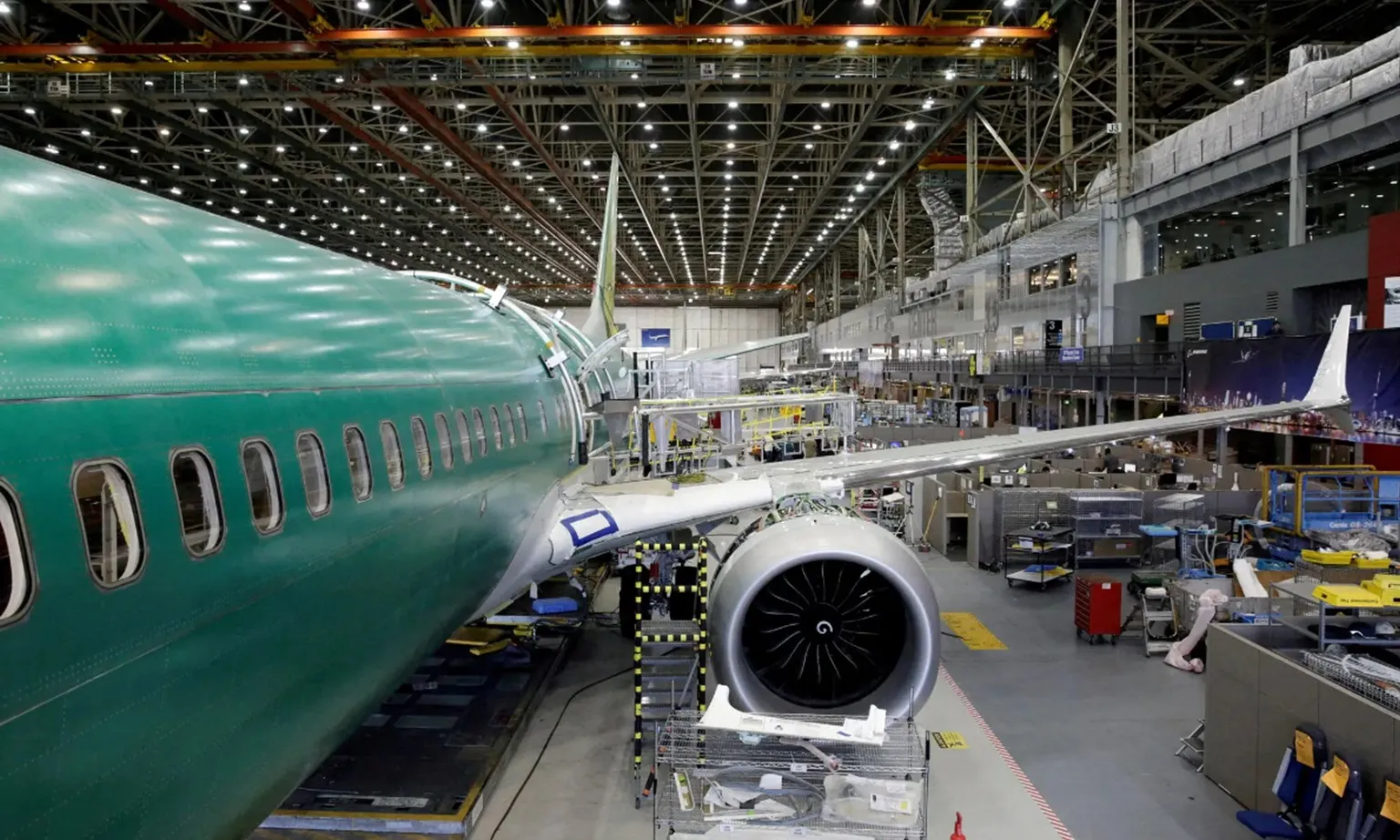 FBI: Chuyến bay Alaska Airlines bị bung cửa có thể là do tội phạm