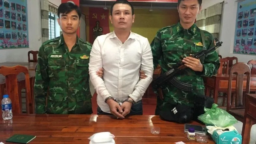 Mua ma túy từ Campuchia về Việt Nam thì bị bắt tại biên giới