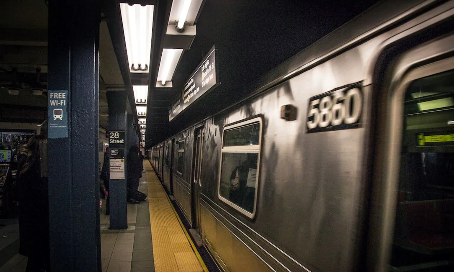 Mỹ: Hành khách bị đẩy xuống đường ray tàu điện ngầm thiệt mạng