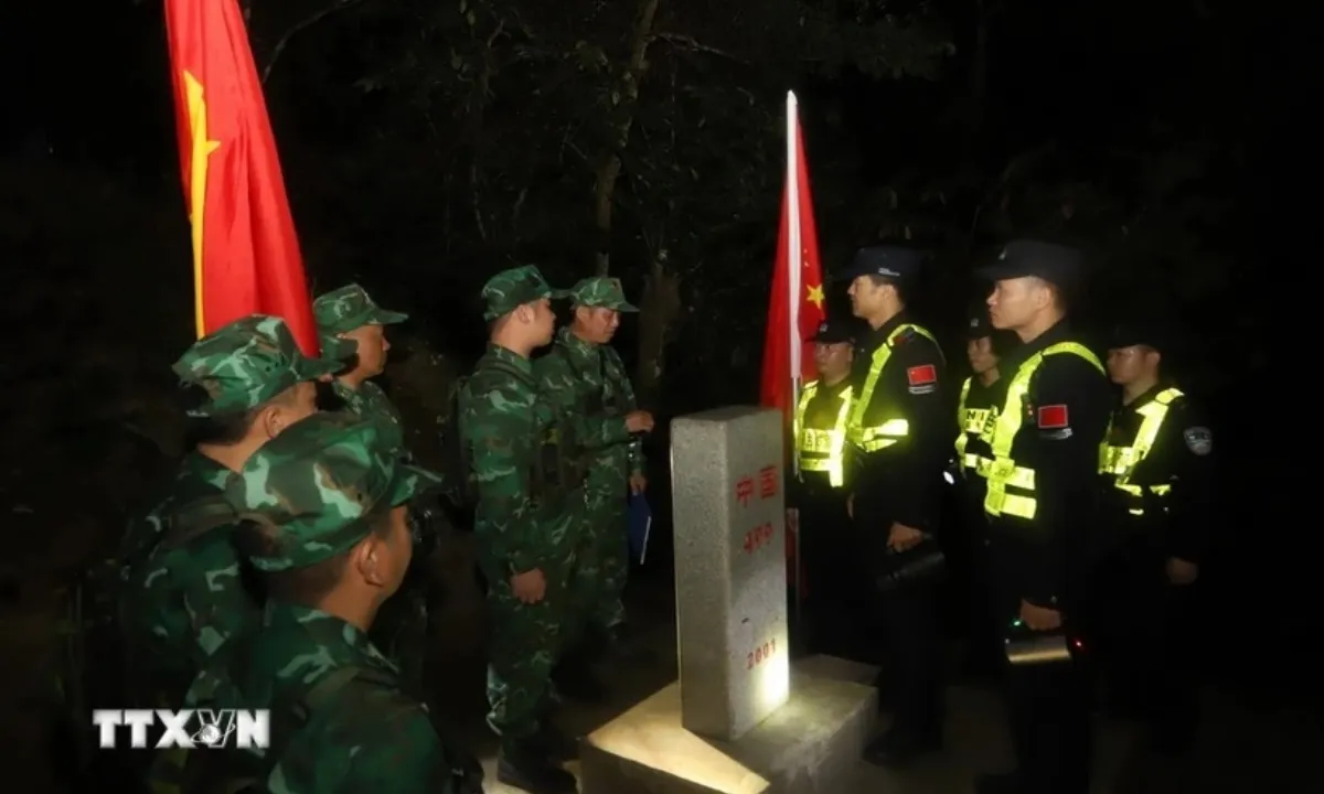 Việt Nam và Trung Quốc lần đầu tuần tra đêm chung ở biên giới