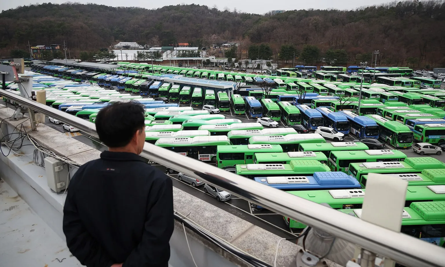 Tài xế xe buýt Seoul đình công yêu cầu tăng lương