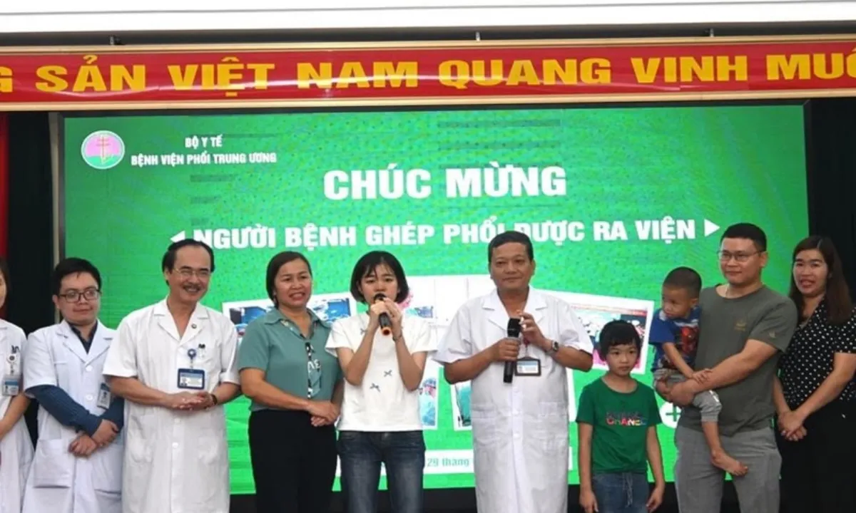 Nữ bệnh nhân được ghép phổi xuất viện khỏe mạnh