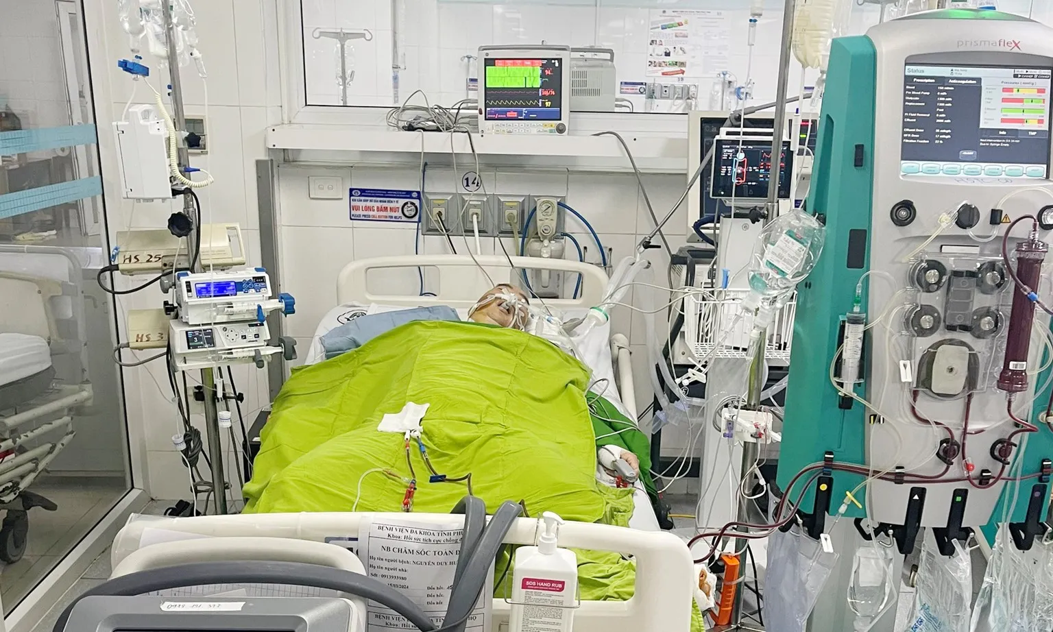 Hạ thân nhiệt cứu sống bệnh nhân hôn mê sâu vì điện giật