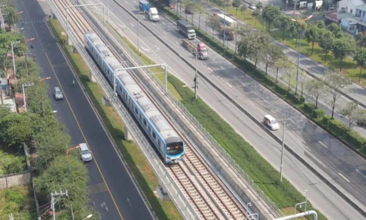 Phát triển các tuyến buýt kết nối metro số 1 để tăng thu hút khách