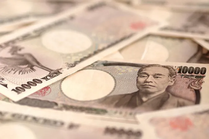 Tỷ giá tuần 25/3 - 31/3 : Đồng yên rớt giá mạnh, USD tăng đều