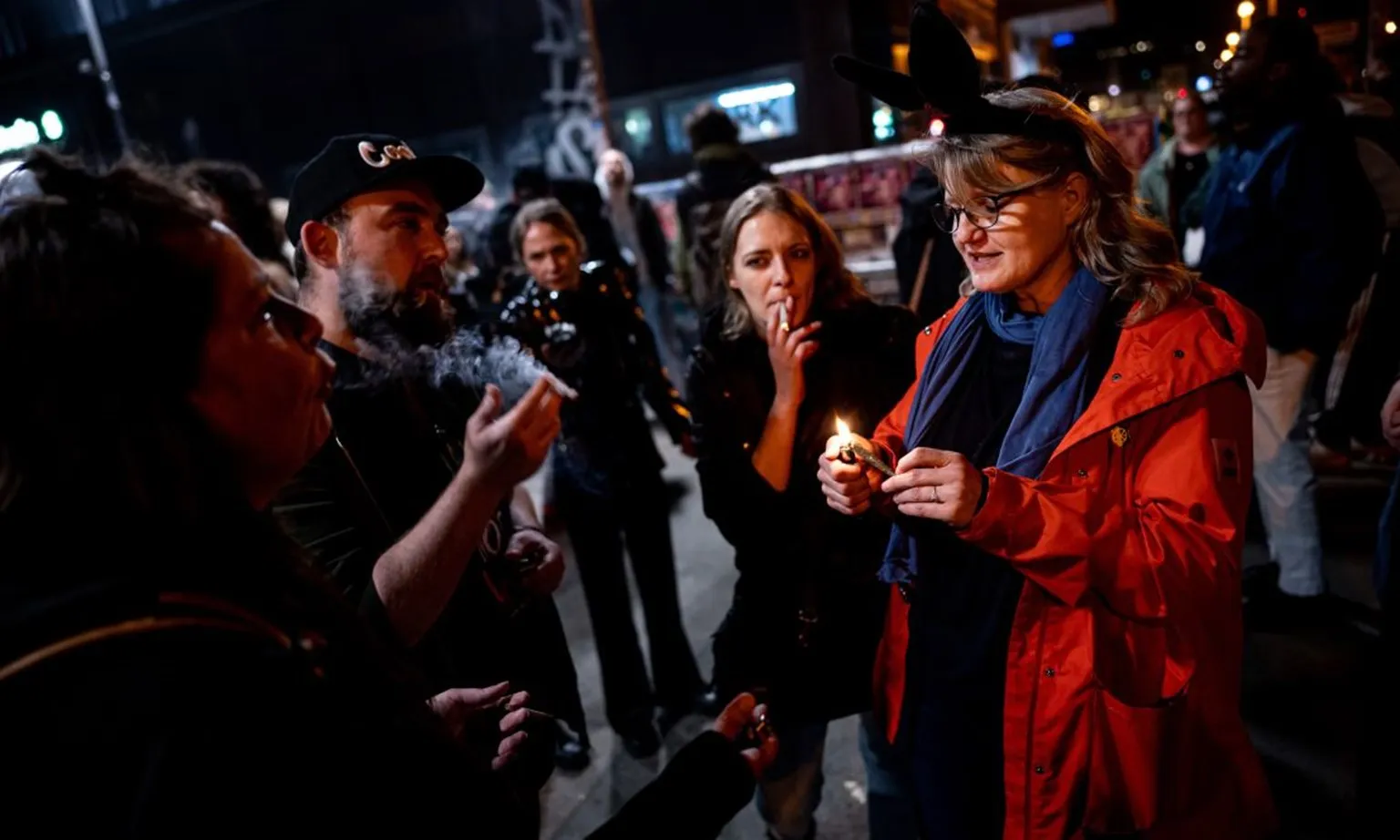 Người Đức ăn mừng khi cần sa giải trí được hợp pháp hóa