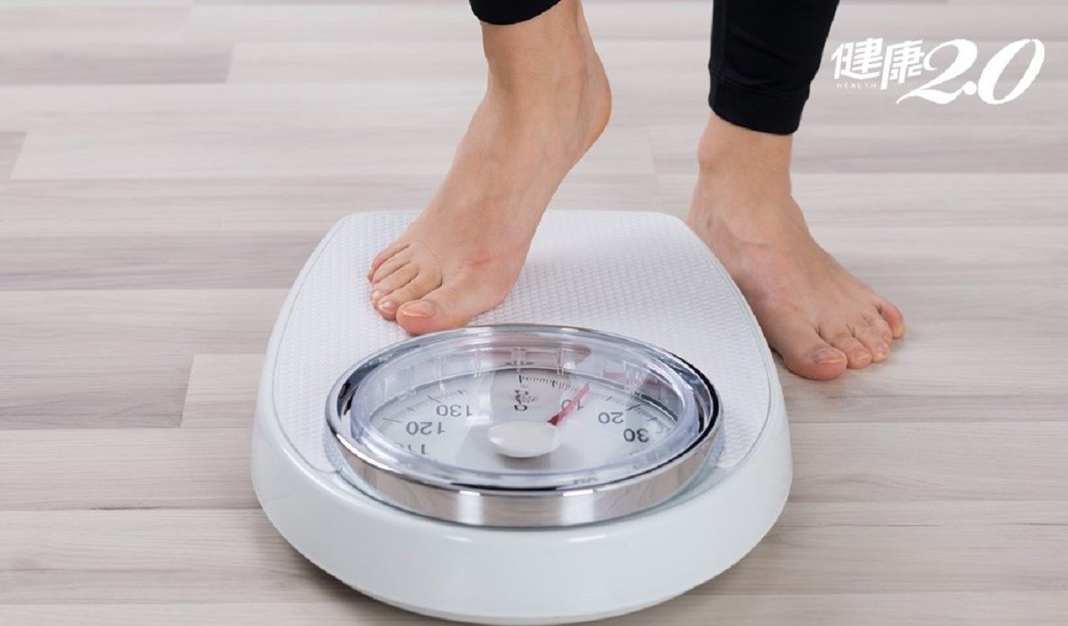 Cân trọng lượng mỗi ngày có thể giúp giảm cân?