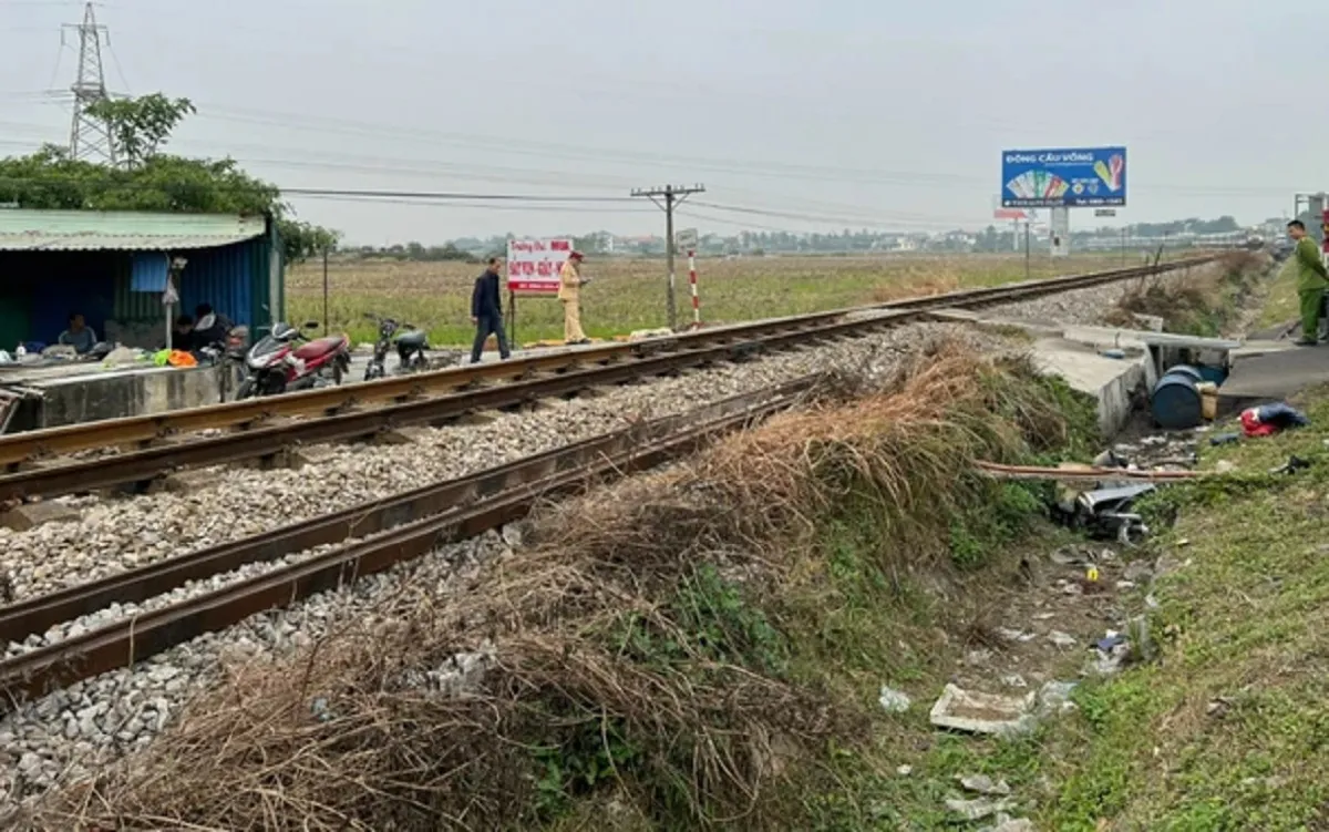 Khởi tố người tự mở đường ngang qua đường sắt dẫn đến tai nạn chết người