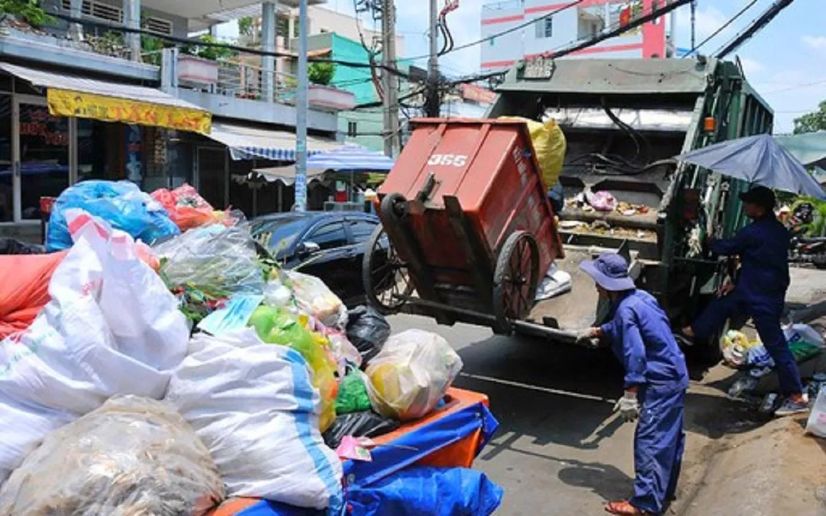 Hà Nội chấn chỉnh hoạt động thu gom vận chuyển rác thải