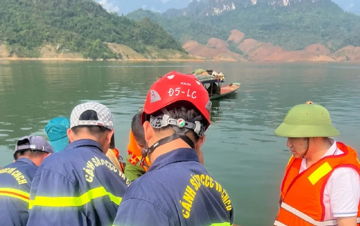 2 phụ nữ mất tích sau vụ lật thuyền ở hồ thủy điện Sơn La
