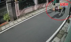 Xe máy tông bé gái rồi bỏ chạy ở Đà Lạt khiến nhiều người phẫn nộ
