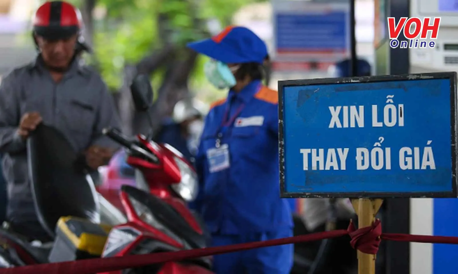 Giá xăng tăng nhẹ trở lại, RON 95 lên 23.210 đồng/lít