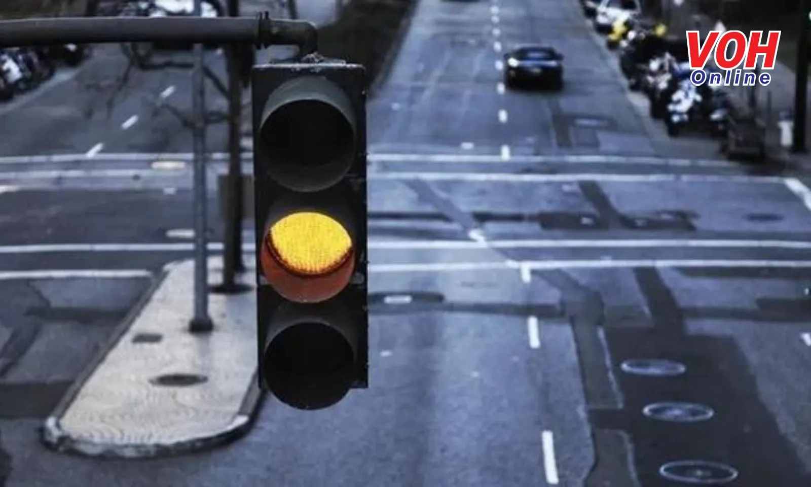 Vượt đèn vàng có bị phạt? Giải mã luật giao thông đường bộ mới nhất