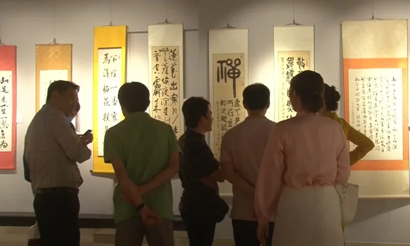 Chi hội thư pháp người Hoa khẳng định sức sáng tạo bền bỉ qua các triển lãm
